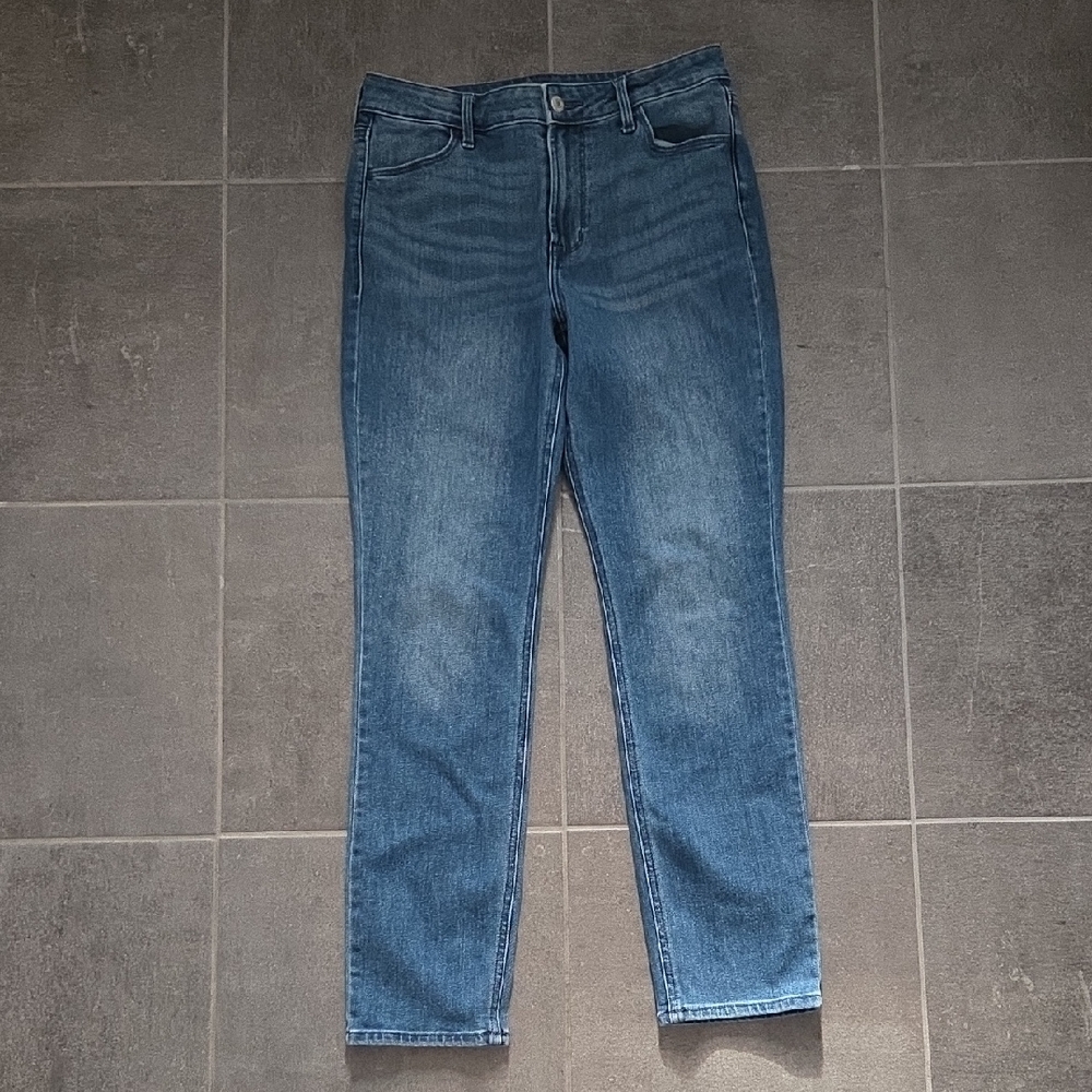 Old Navy Women's Straight Leg Jeans